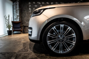 レンジローバー オートバイオグラフィ4.4L P530 SWB 4WD