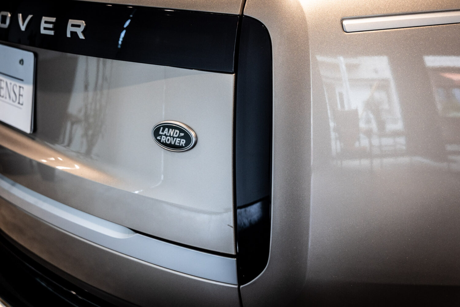 レンジローバー オートバイオグラフィ4.4L P530 SWB 4WD