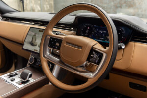 レンジローバー オートバイオグラフィ4.4L P530 SWB 4WD