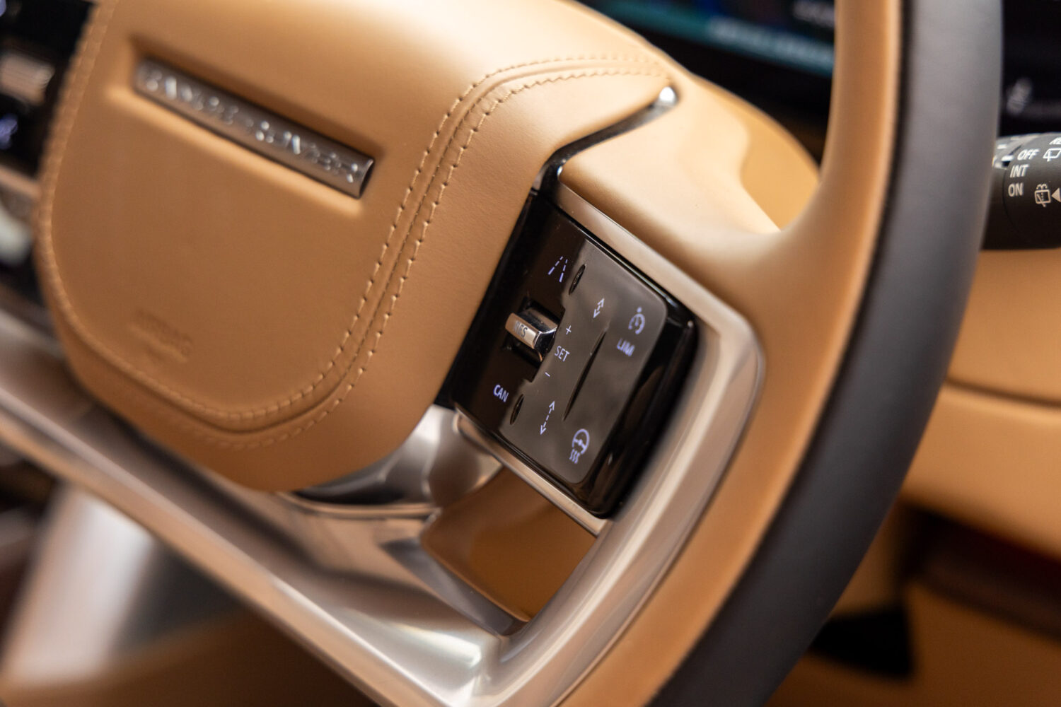 レンジローバー オートバイオグラフィ4.4L P530 SWB 4WD