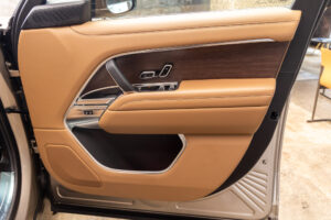 レンジローバー オートバイオグラフィ4.4L P530 SWB 4WD