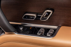 レンジローバー オートバイオグラフィ4.4L P530 SWB 4WD