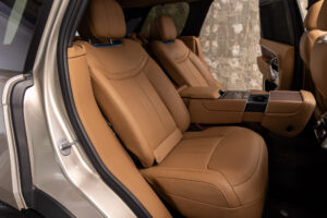 レンジローバー オートバイオグラフィ4.4L P530 SWB 4WD