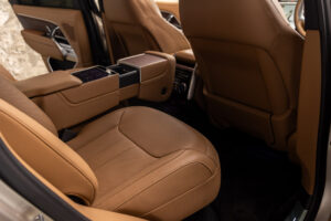 レンジローバー オートバイオグラフィ4.4L P530 SWB 4WD