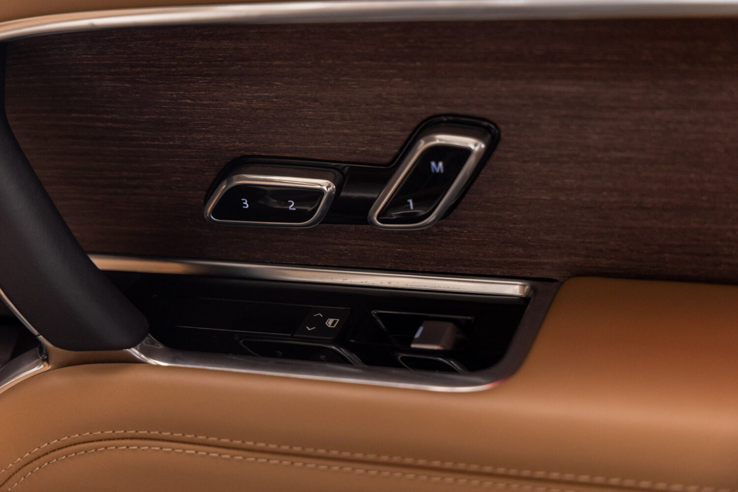 レンジローバー オートバイオグラフィ4.4L P530 SWB 4WD