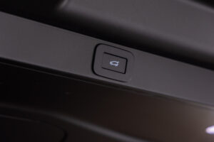 レンジローバー オートバイオグラフィ4.4L P530 SWB 4WD