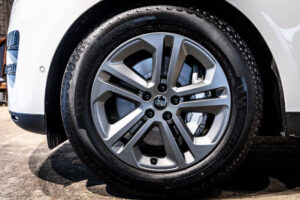 レンジローバースポーツ S 3.0L D300 ディーゼル 4WD