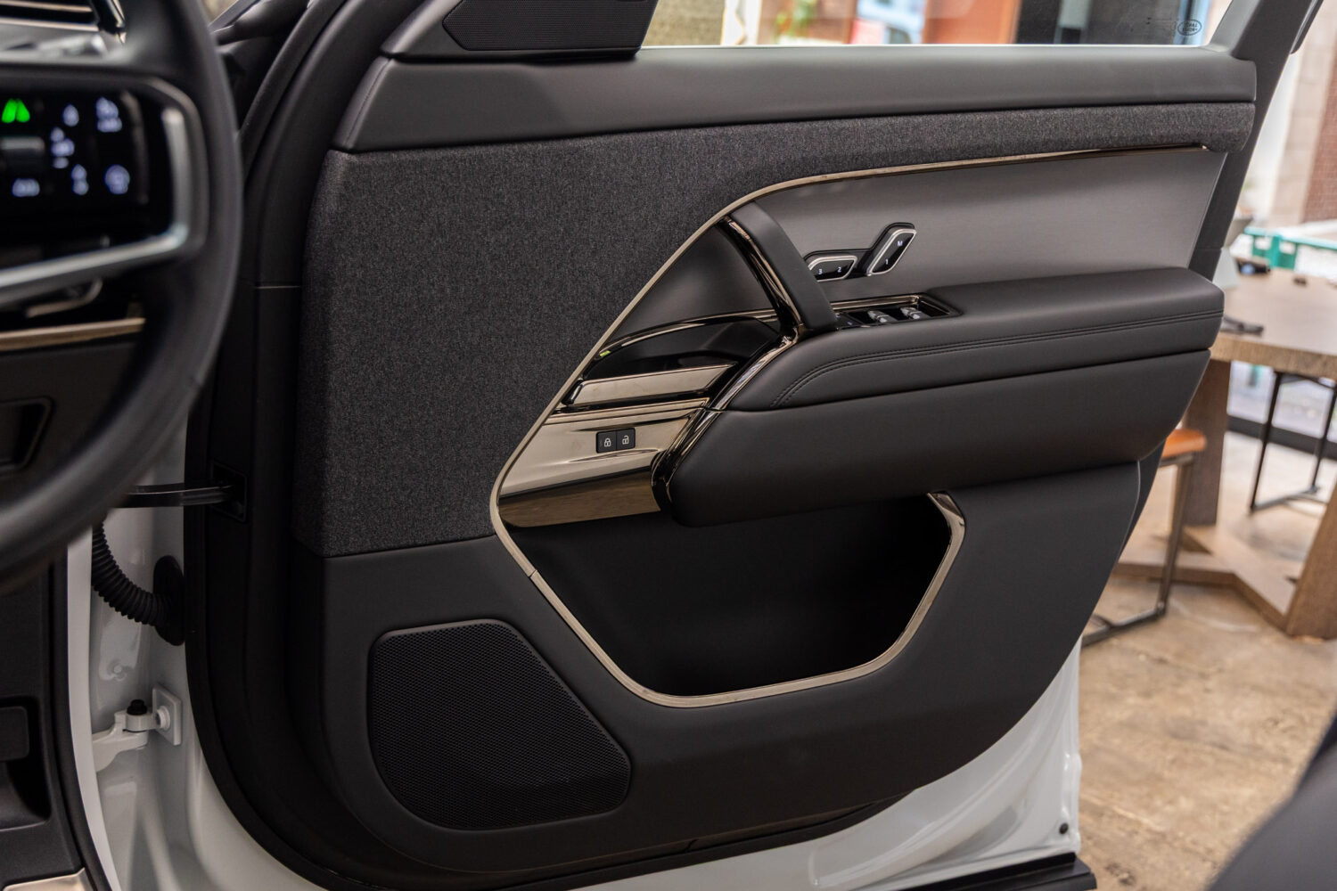 レンジローバースポーツ S 3.0L D300 ディーゼル 4WD