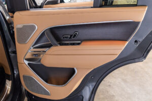 レンジローバー オートバイオグラフィ 3.0L P550e SWB 4WD