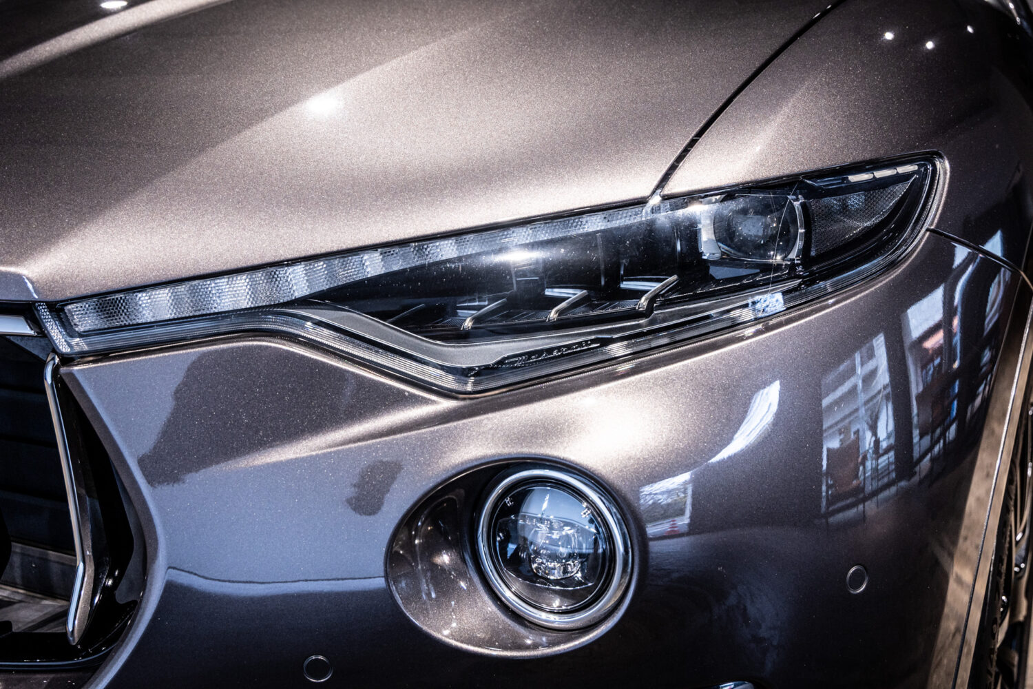 レヴァンテ グランルッソ 4WD 左H