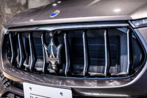 レヴァンテ グランルッソ 4WD 左H