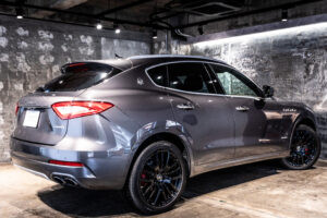 レヴァンテ グランルッソ 4WD 左H