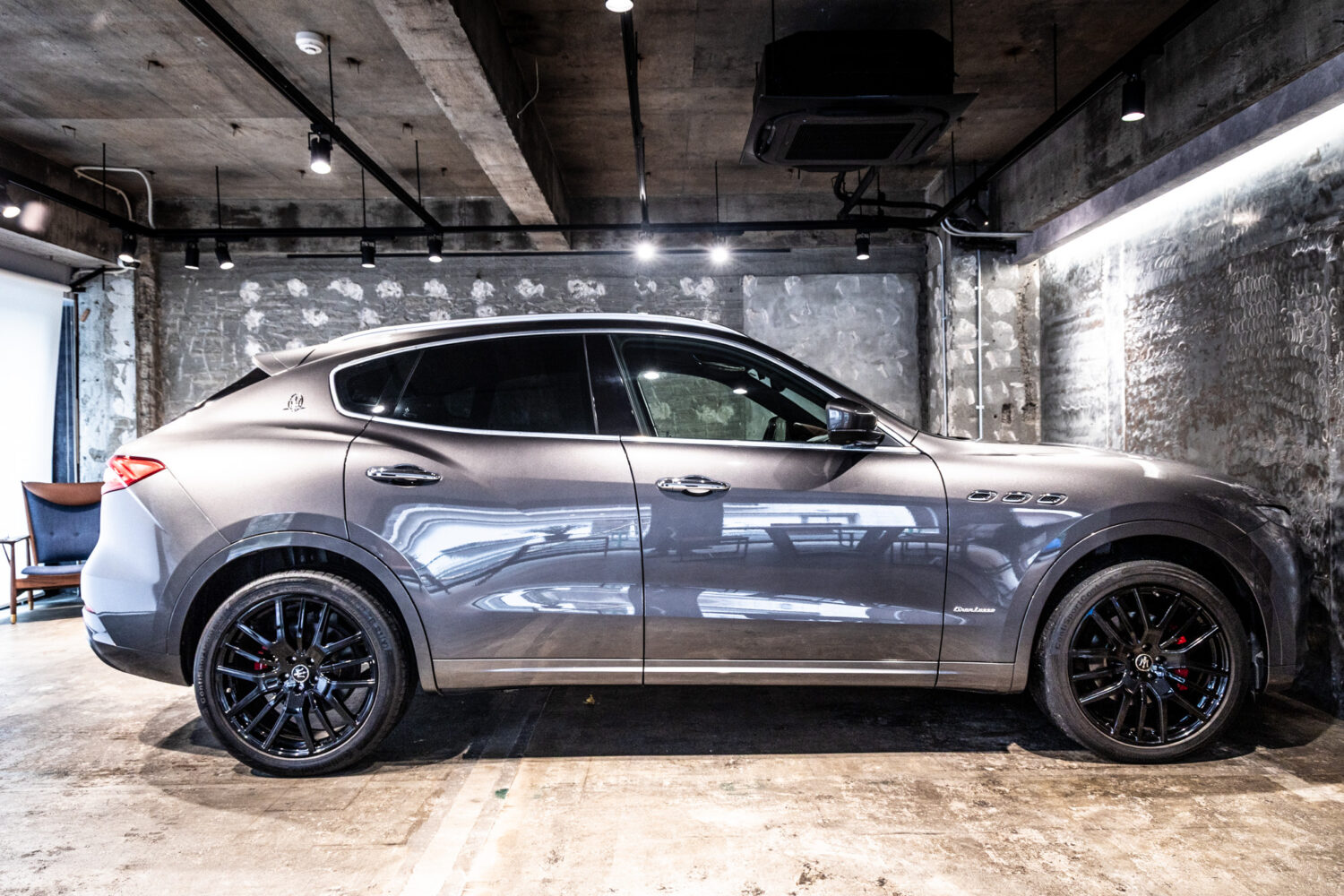 レヴァンテ グランルッソ 4WD 左H