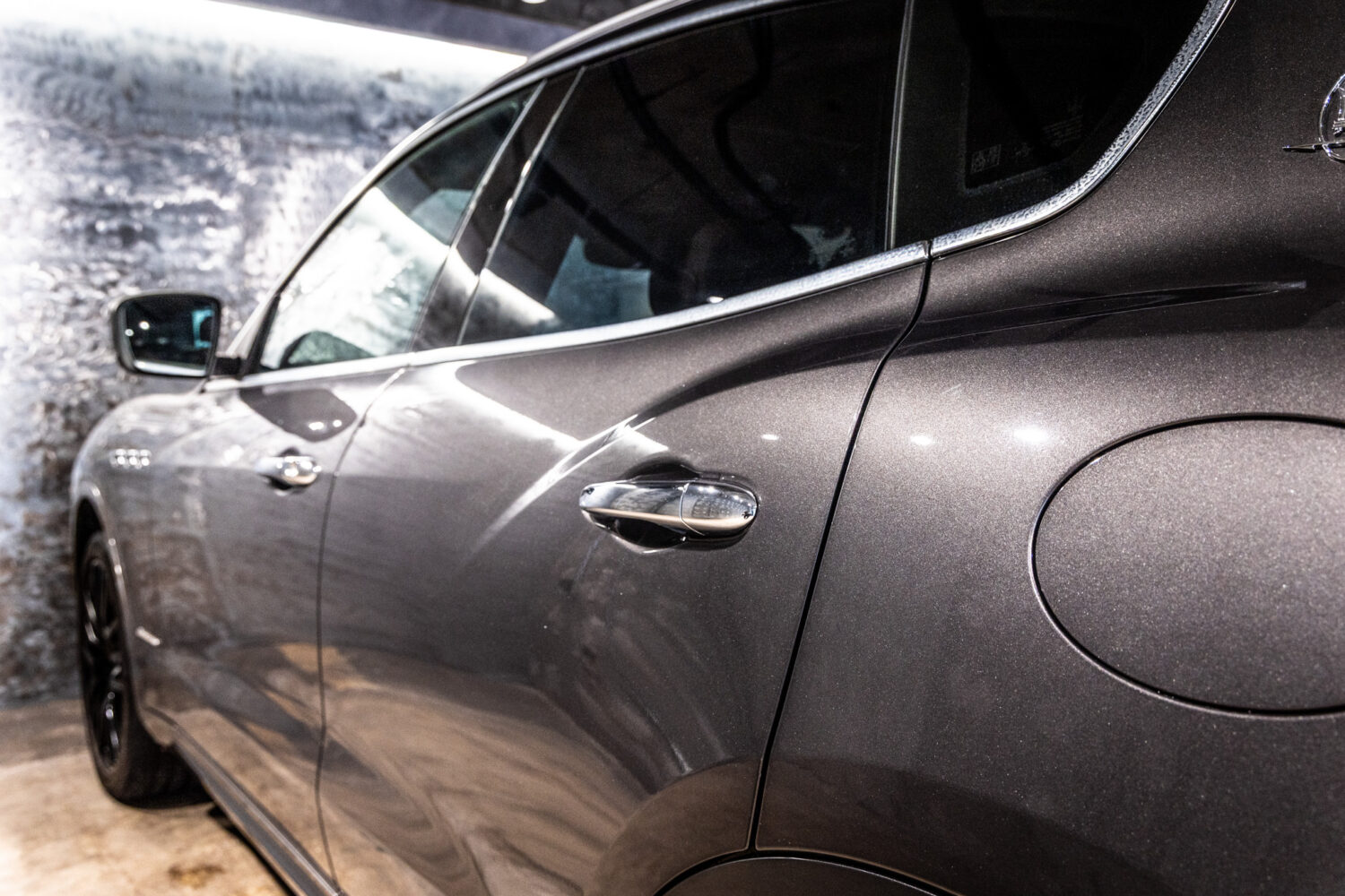 レヴァンテ グランルッソ 4WD 左H