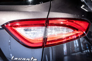 レヴァンテ グランルッソ 4WD 左H