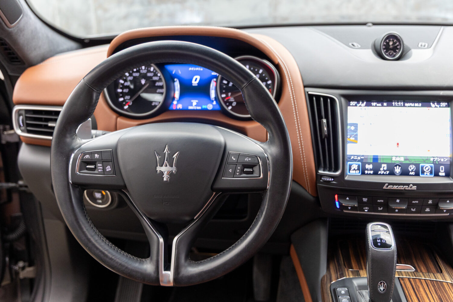 レヴァンテ グランルッソ 4WD 左H