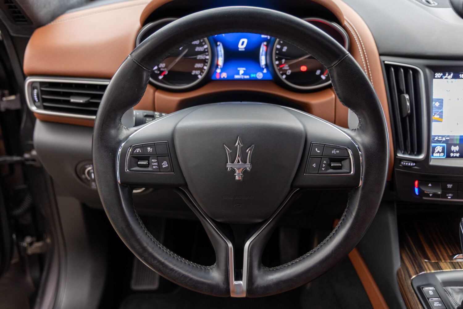 レヴァンテ グランルッソ 4WD 左H