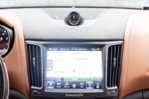 レヴァンテ グランルッソ 4WD 左H