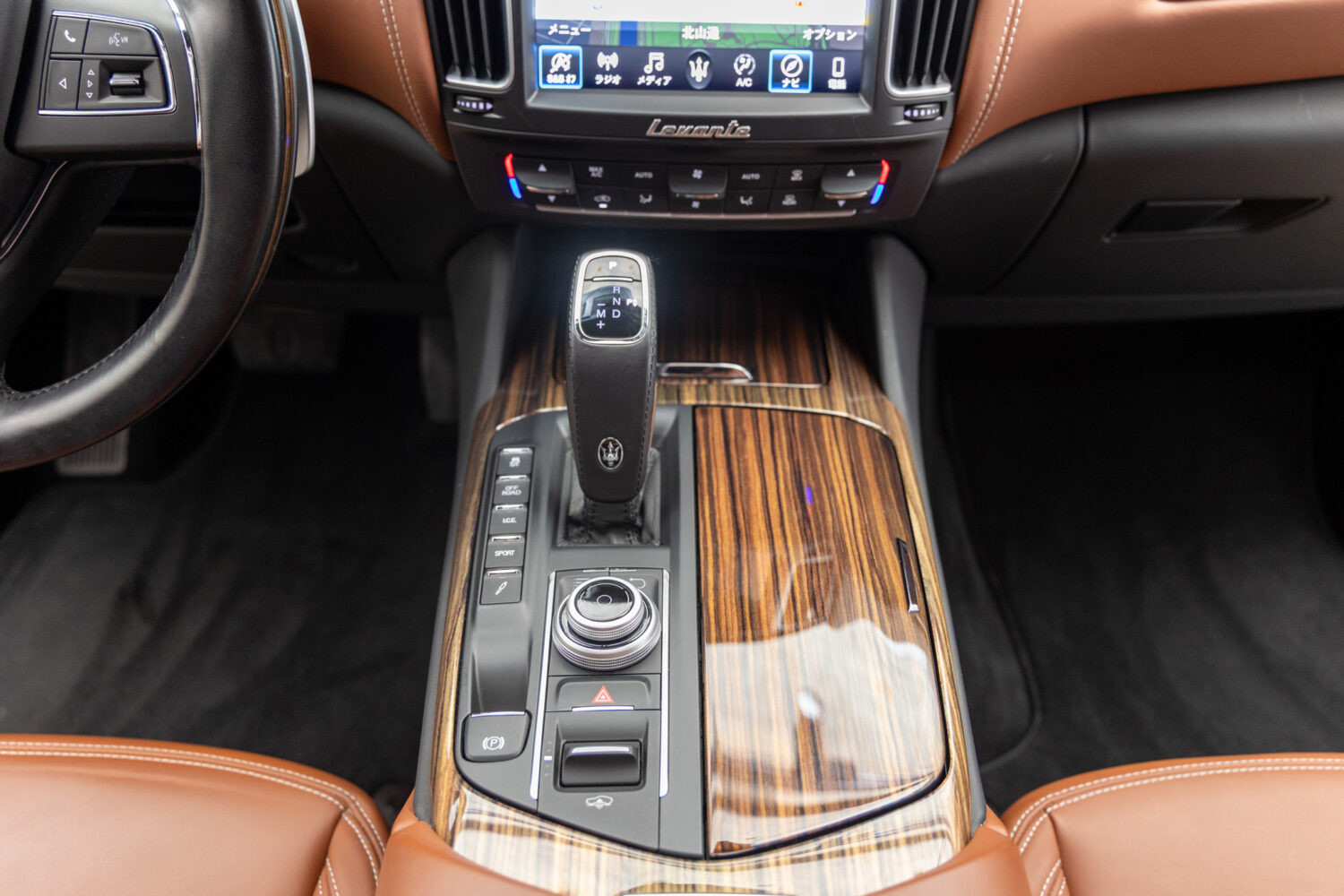 レヴァンテ グランルッソ 4WD 左H