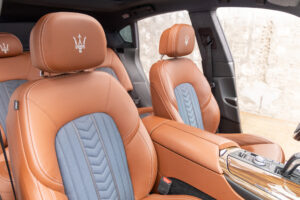 レヴァンテ グランルッソ 4WD 左H