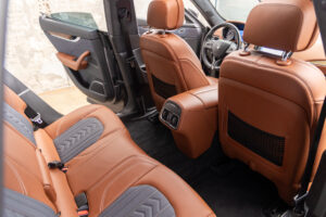 レヴァンテ グランルッソ 4WD 左H