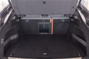 レヴァンテ グランルッソ 4WD 左H