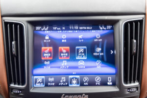 レヴァンテ グランルッソ 4WD 左H