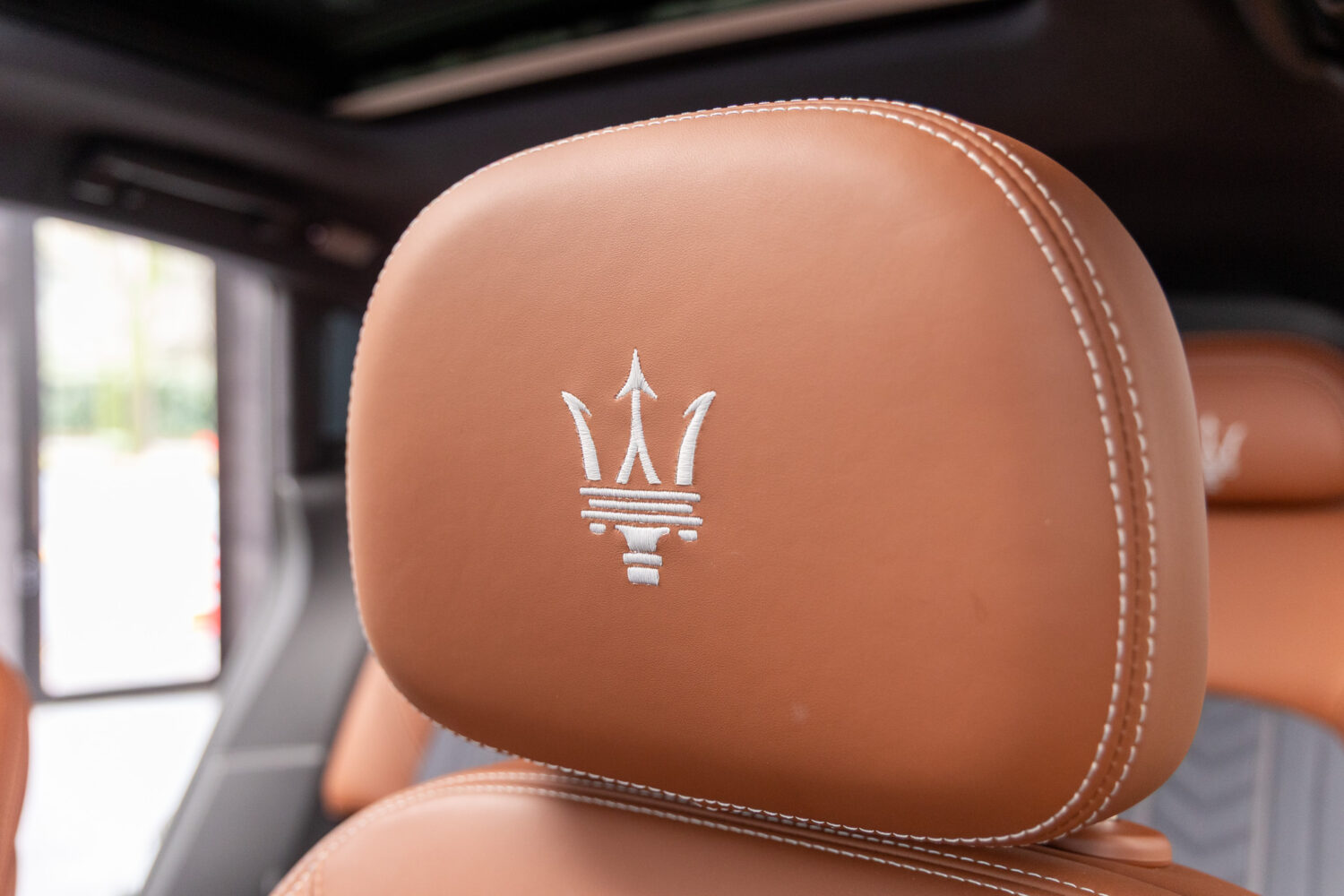 レヴァンテ グランルッソ 4WD 左H