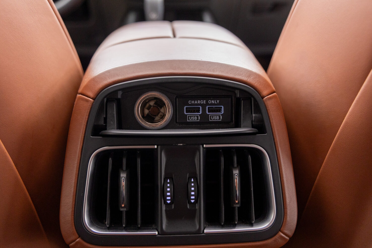 レヴァンテ グランルッソ 4WD 左H