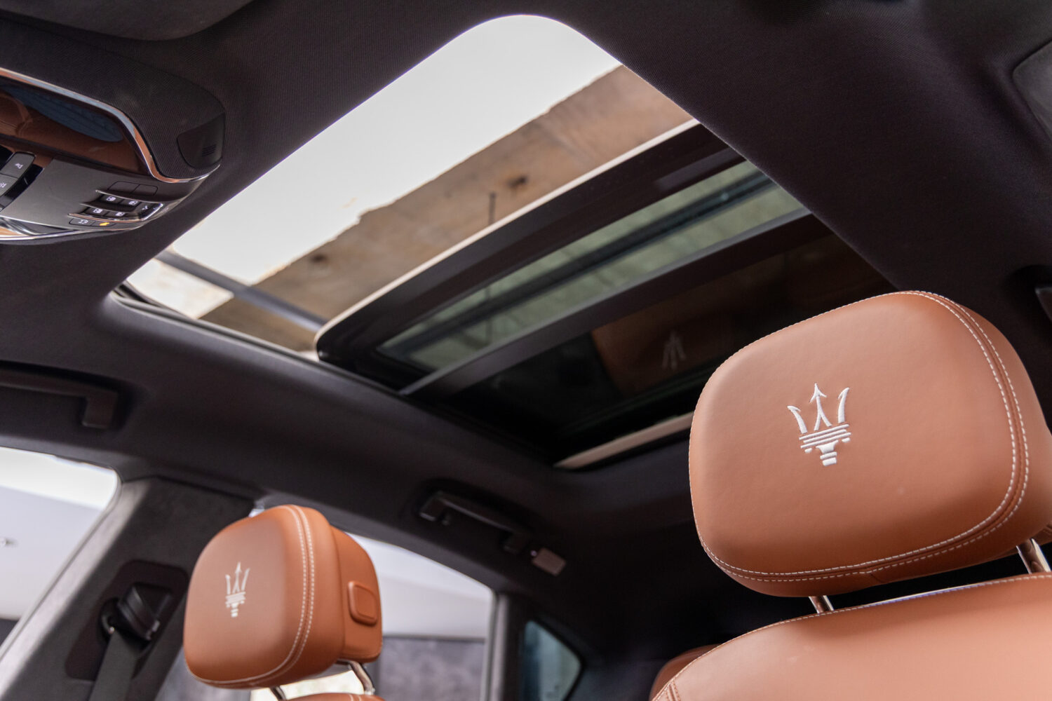 レヴァンテ グランルッソ 4WD 左H