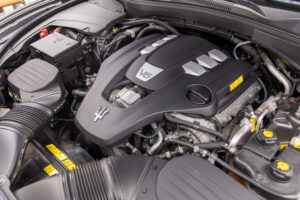 レヴァンテ グランルッソ 4WD 左H