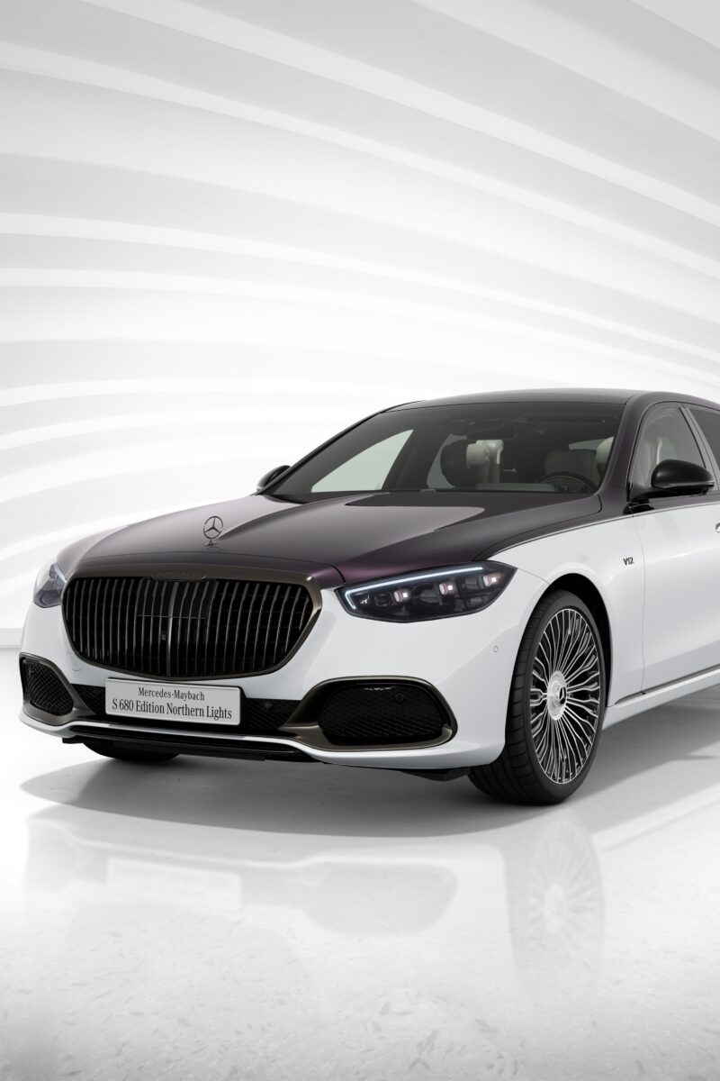 全国限定5台　メルセデス・マイバッハS680「エディション・ノーザンライツ」