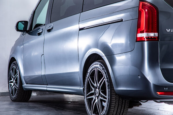 Vクラス V220 d アバンギャルド ロング AMGライン ディーゼルターボ