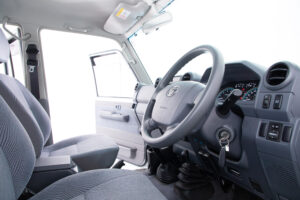 ランドクルーザー70 4.0 4WD