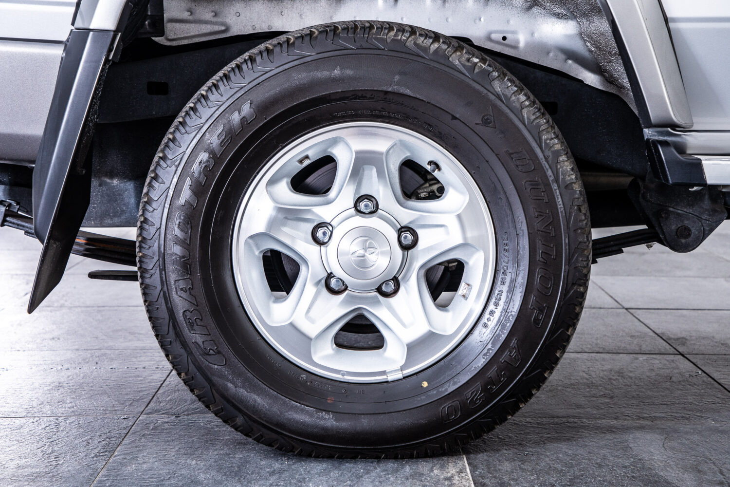 ランドクルーザー70 4.0 4WD