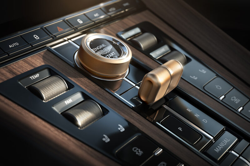 アストン・マーティン・ヴァンキッシュ/DB12　ヴォランテ60周年エディション登場