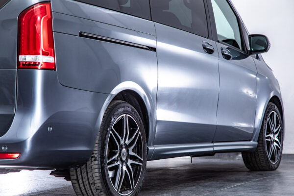 Vクラス V220 d アバンギャルド ロング AMGライン ディーゼルターボ