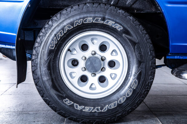 ミュー 2.8 メタルトップ ディーゼル 4WD
