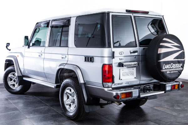 ランドクルーザー70 4.0 4WD