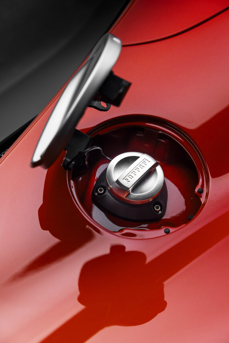 フェラーリ849テスタロッサ/スパイダー　70年に及ぶフェラーリヘリテージを象徴