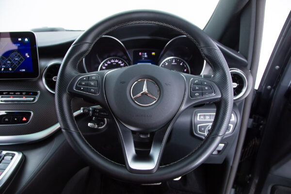 Vクラス V220 d アバンギャルド ロング AMGライン ディーゼルターボ