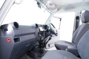 ランドクルーザー70 4.0 4WD