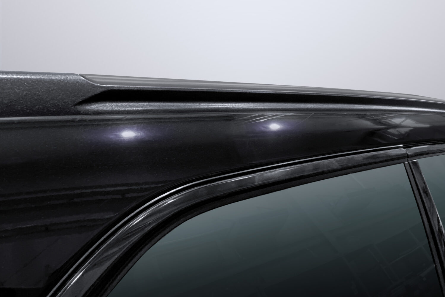 レッドがアクセントで150台限定 ジープ・コマンダーに「トレイルエディション」