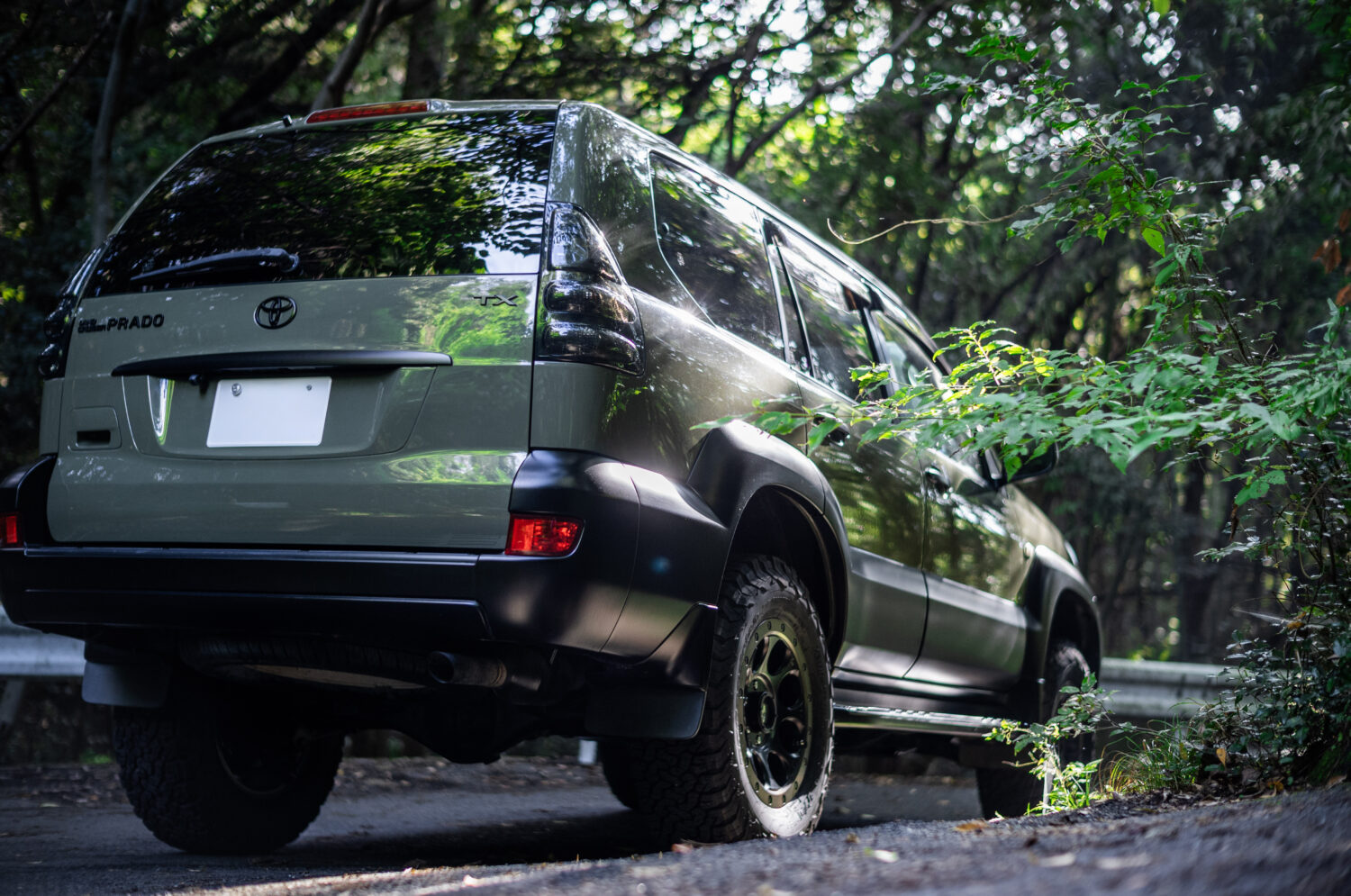 トヨタ・ランドクルーザープラド（4WD/4AT）楽しみ方は自由自在