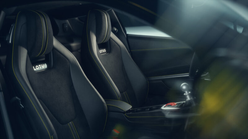 2026年モデルにV6 SE とレーシングライン追加　ロータス・エミーラ
