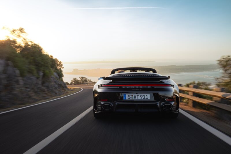 T-ハイブリッド技術を採用　ポルシェ911ターボS　市販された911で最もパワフル