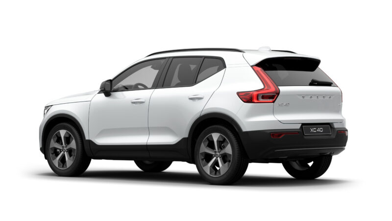 ボルボXC40ダークエディション発表　特別仕様車「サンドデューン」も限定発売