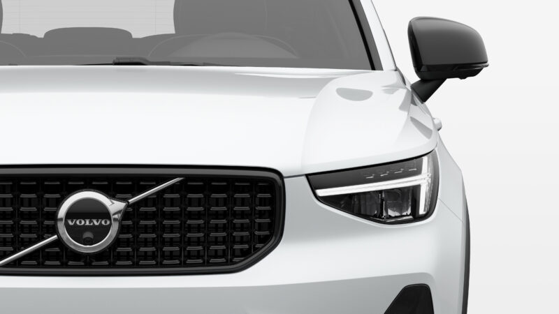 ボルボXC40ダークエディション発表　特別仕様車「サンドデューン」も限定発売