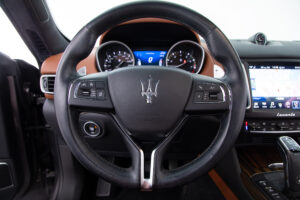 レヴァンテグランルッソ 4WD
