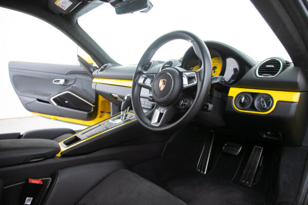 ポルシェ 718ケイマン GTS 4.0 PDK